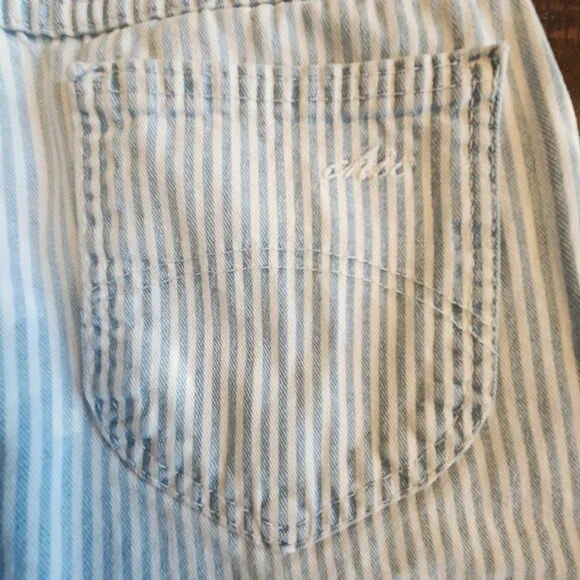 VTG 80s Chic High Rise Pinstriped Cotton Denim Shorts | 24" Waist - Picture 7 of 9